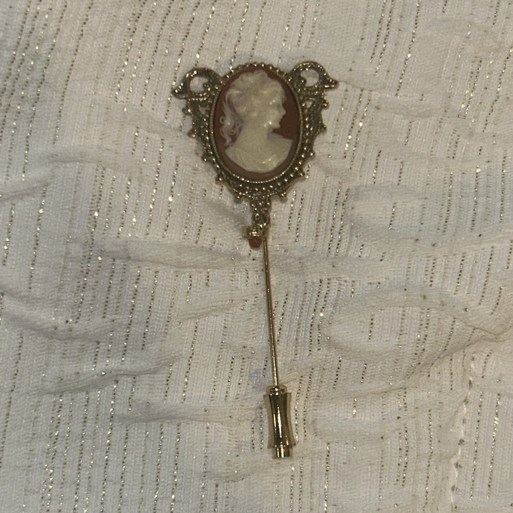 Vintage cameo stick pin brooch Ornate Victorian Style In Gold Creamy White